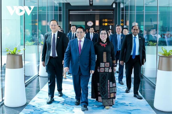 Thủ tướng kết thúc chuyến thăm Singapore, bắt đầu thăm chính thức Brunei - 1
