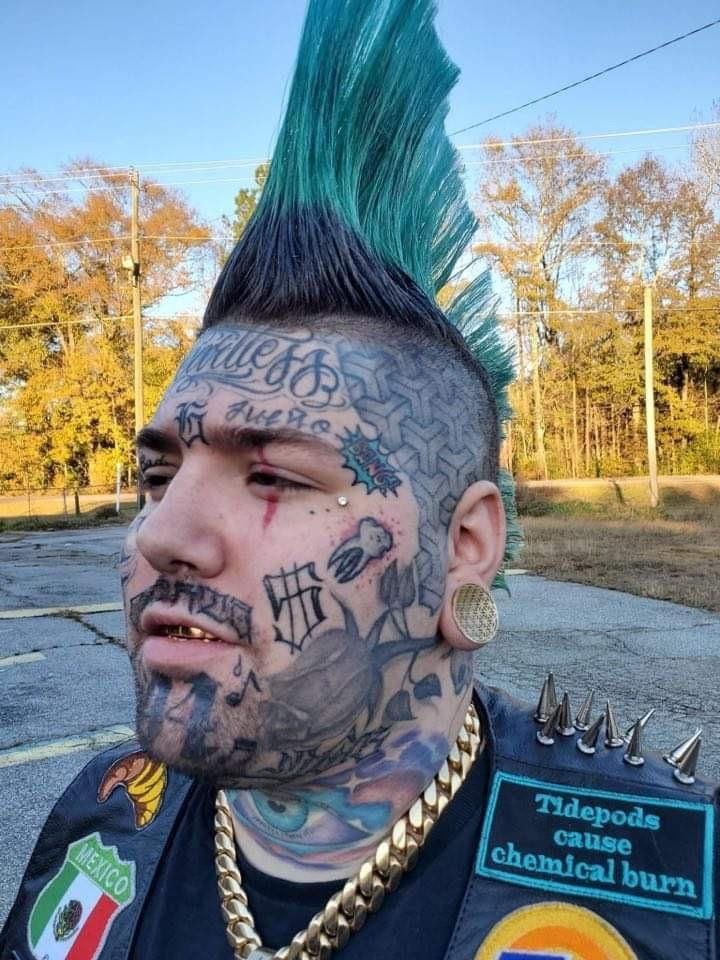 Xăm kín từ đầu đến chân, chàng rapper không thể tìm được bạn gái - 2