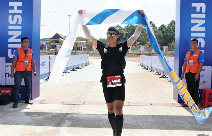 1.000 VĐV chinh phục đường đua khắc nghiệt trên đỉnh đồi Charlie, Kon Tum - 9