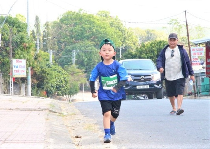 1.000 VĐV chinh phục đường đua khắc nghiệt trên đỉnh đồi Charlie, Kon Tum - 7