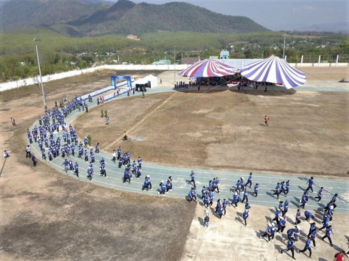 1.000 VĐV chinh phục đường đua khắc nghiệt trên đỉnh đồi Charlie, Kon Tum - 12