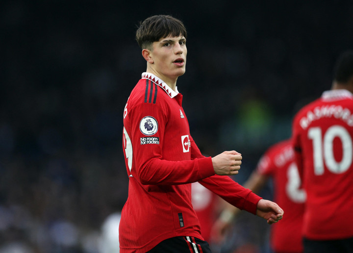 HLV Erik ten Hag giúp Man Utd chơi biến hóa - 6