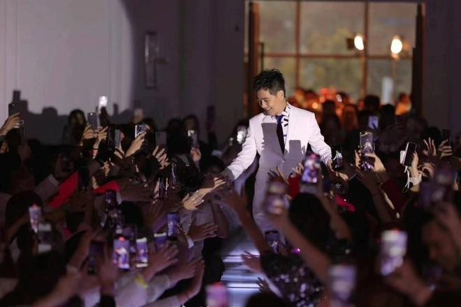 Lâm Chí Dĩnh ảnh 1 Lâm Chí Dĩnh vẫn đẹp trai sau tai nạn nghiêm trọng, mặt không có vết sẹo nào - 1