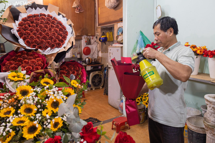 Khách thích đồ độc lạ, hàng nhập ngoại lên ngôi mùa Valentine 2023 - 5