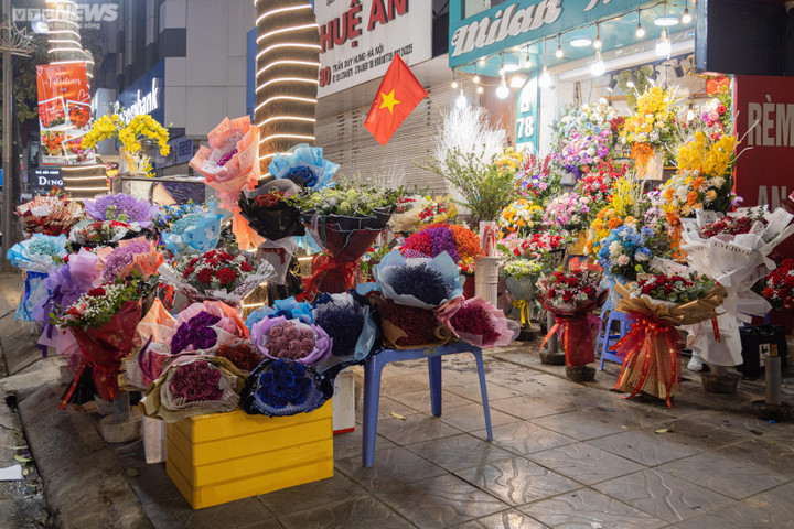 Khách thích đồ độc lạ, hàng nhập ngoại lên ngôi mùa Valentine 2023 - 4