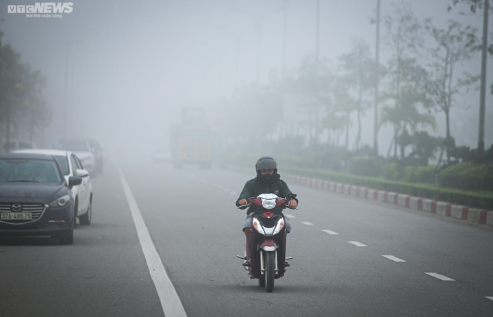 Sương mù dày đặc, Thành phố Hà Tĩnh mờ ảo như Sapa - 3