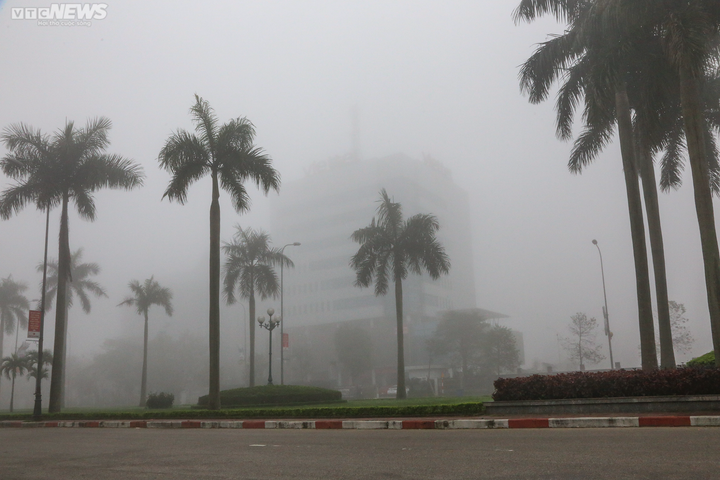 Sương mù dày đặc, Thành phố Hà Tĩnh mờ ảo như Sapa - 6