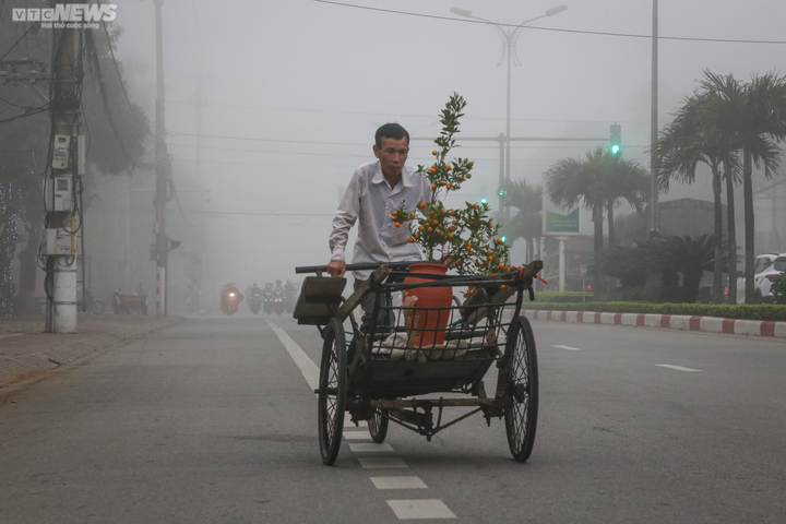 Sương mù dày đặc, Thành phố Hà Tĩnh mờ ảo như Sapa - 10