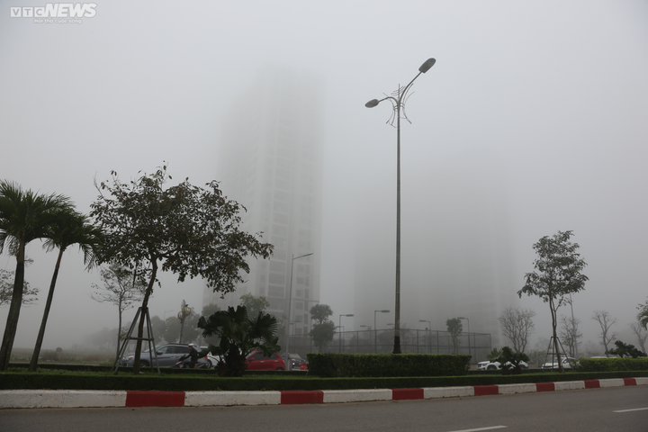 Sương mù dày đặc, Thành phố Hà Tĩnh mờ ảo như Sapa - 1