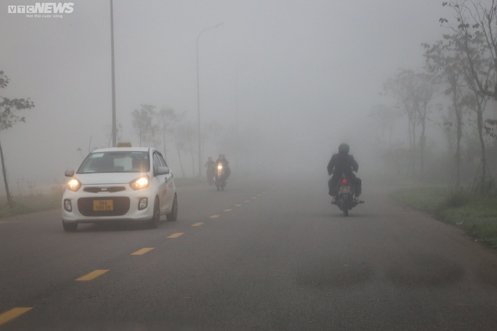 Sương mù dày đặc, Thành phố Hà Tĩnh mờ ảo như Sapa - 7