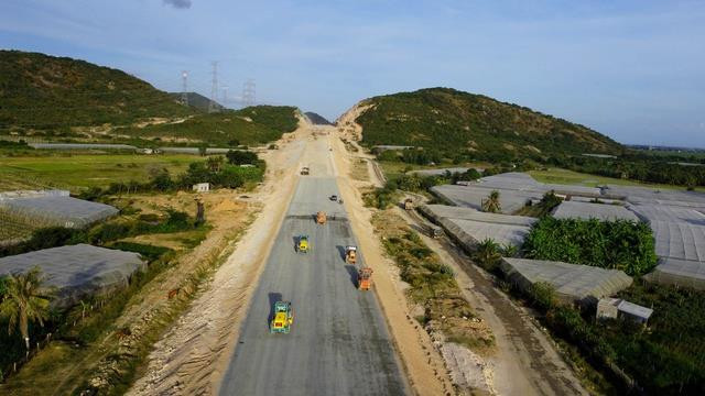 Bộ GTVT cấm dùng thầu phụ, chuyển nhượng thầu trái quy định - 1