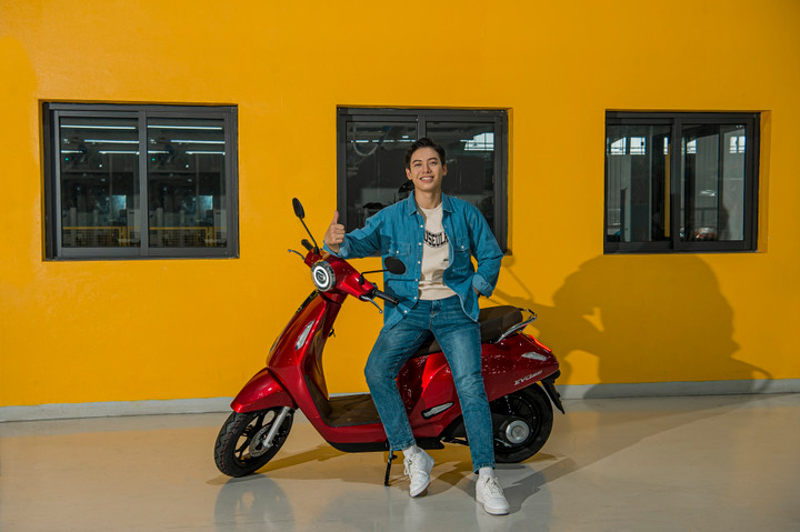 VinFast tặng quà Valentine cho khách hàng mua xe máy điện - 3