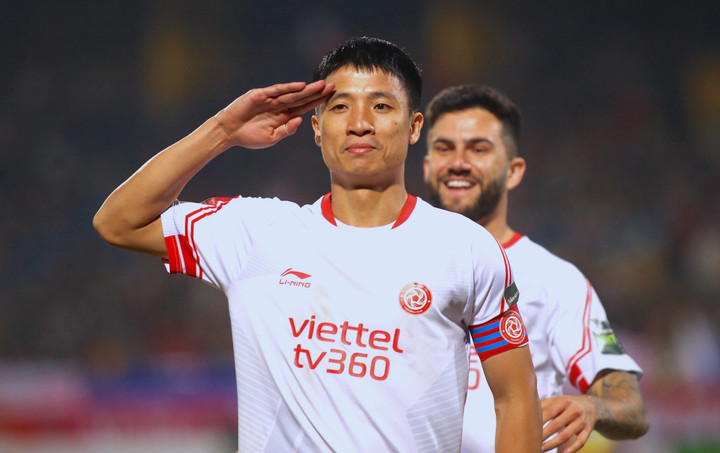 Hậu vệ: Bùi Tiến Dũng không được trọng dụng ở đội tuyển Việt Nam dưới thời HLV Troussier. Anh chỉ được gọi lên theo diện bổ sung ở 2 lần tập trung gần nhất để thay cho đồng đội chấn thương. Tuy nhiên, lần này cầu thủ của Thể Công Viettel cũng không thể lên tuyển do gặp vấn đề về sức khỏe.