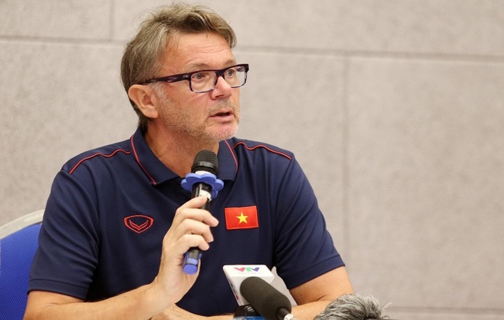 HLV Troussier ký hợp đồng dẫn dắt đội tuyển Việt Nam trong tuần sau? - 1