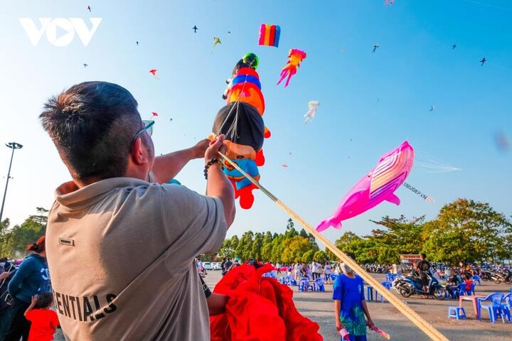 Rộn ràng mùa thả diều ở Cần Thơ - 10