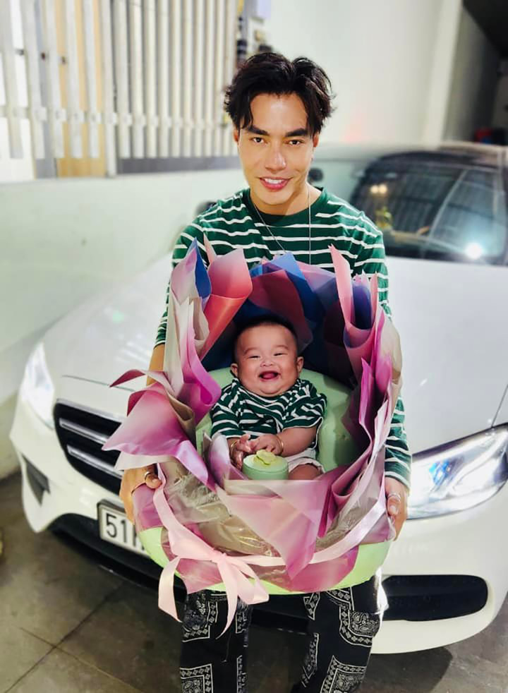 Sao Việt 15/2: Việt Hương tậu biệt thự mới, Siu Black trẻ đẹp bất ngờ - 3