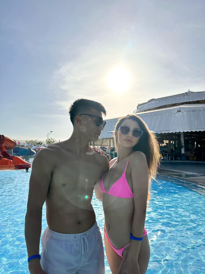 Vợ Tây của Bùi Tiến Dũng lấy lại vóc dáng nóng bỏng chỉ 2 tháng sau sinh - 5