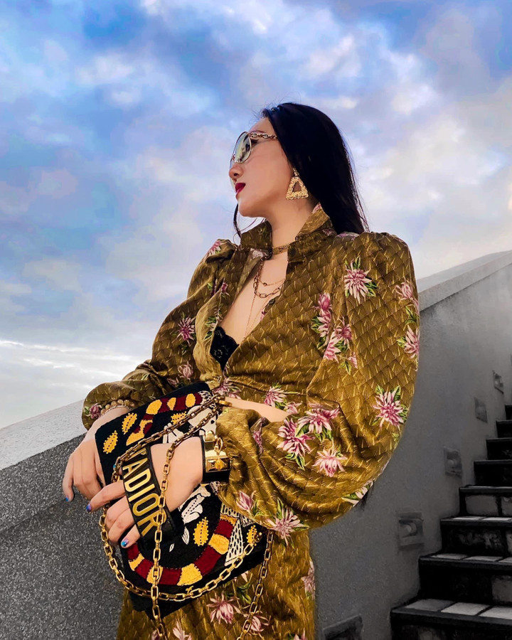 Mua váy tiền triệu chỉ mặc một lần dù chủ nhân túng thiếu - 4