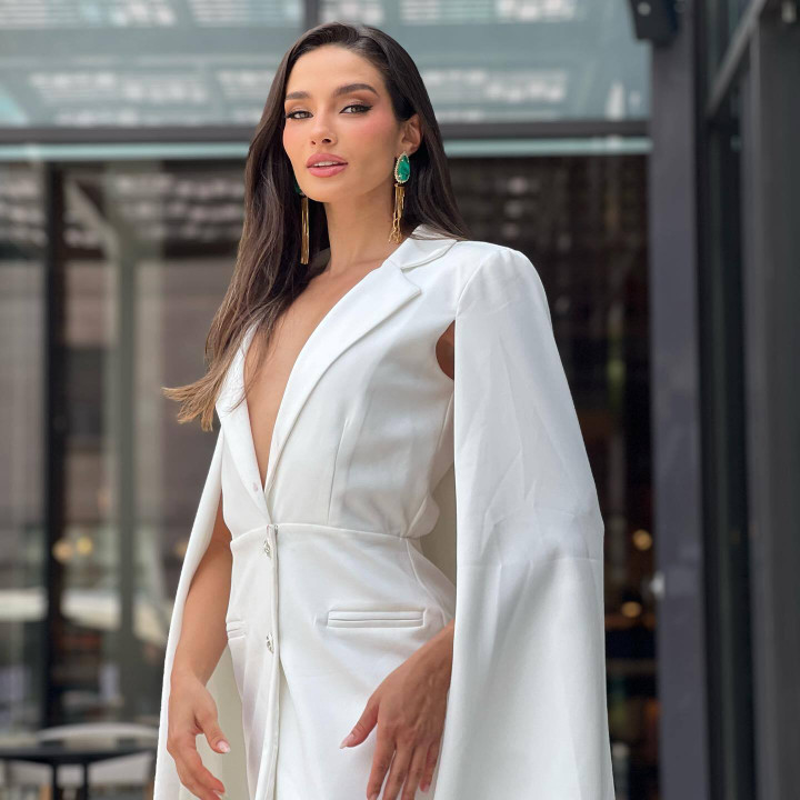 Nhan sắc nóng bỏng của người đẹp Brazil đăng quang Miss Charm 2023 - 9