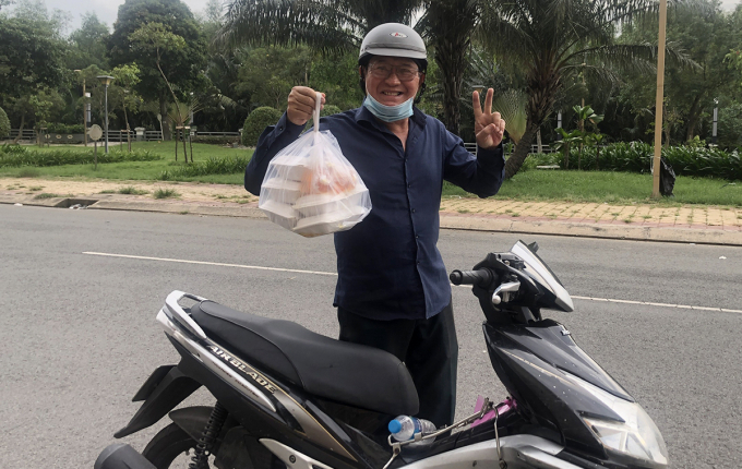 Cuộc sống bươn chải bán bánh bèo mưu sinh của nghệ sỹ Duy Phương tuổi 70 - 2