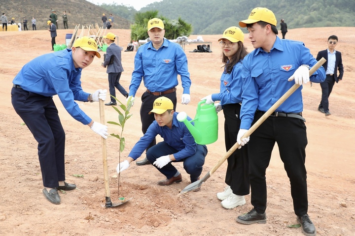 Phát động trồng cây phủ xanh 16 ha dự án sân golf tại tỉnh Phú Thọ - 4