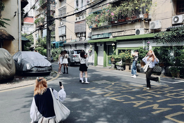 Hẻm Hàn Quốc ở đâu, sao bỗng dưng 'sốt xình xịch' trên mạng xã hội? - 1