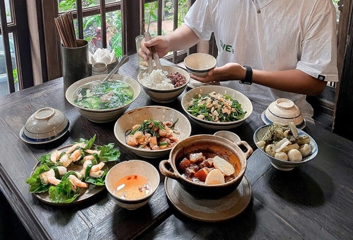 Nhờ ham hóng hớt, người đàn ông giúp cảnh sát bắt được kẻ bị truy nã - 1