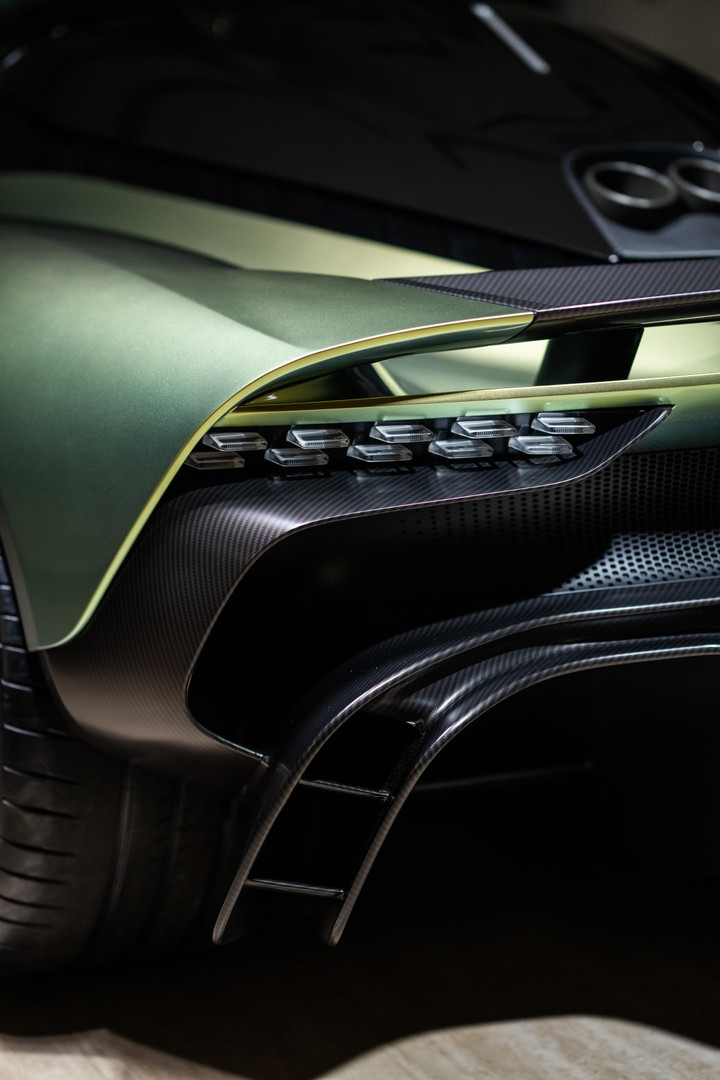 Siêu xe Aston Martin Valhalla ảnh 5 Siêu xe Aston Martin Valhalla đặt chân tới Đông Nam Á - 5