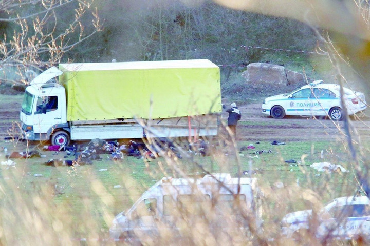 Bulgaria: Bốn người bị bắt liên quan vụ 18 người chết trên xe tải - 1