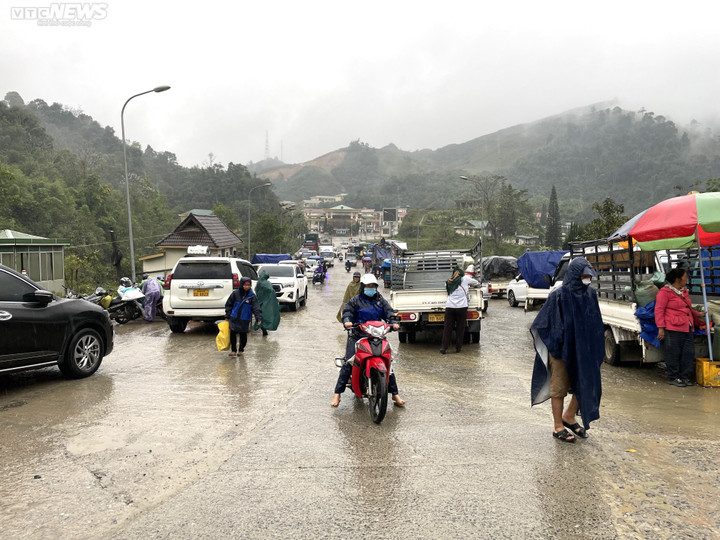 Chợ phiên biên giới Việt - Lào - 7