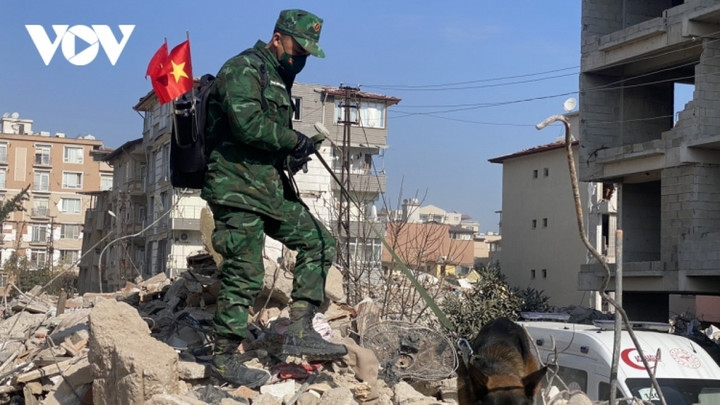 'Chúng tôi coi những nạn nhân dưới đống đổ nát là đồng bào, người thân của mình' - 2