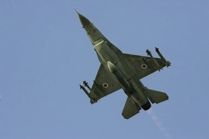Thủ đô Syria bị không kích - 1