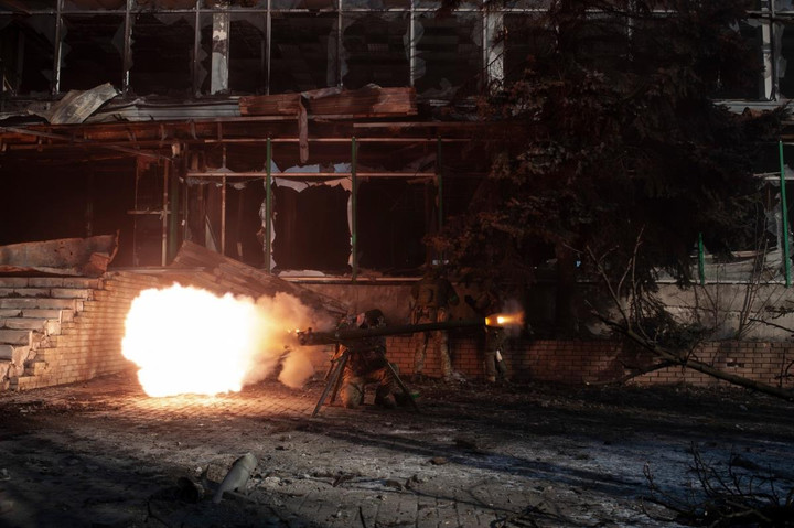 Tổng thống Zelensky: Bảo vệ Bakhmut quan trọng nhưng không phải bằng mọi giá - 1