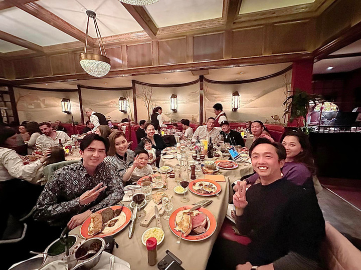 Sao Việt 22/2: Đan Trường và vợ cũ gặp gỡ gia đình Cường Đô La - 1