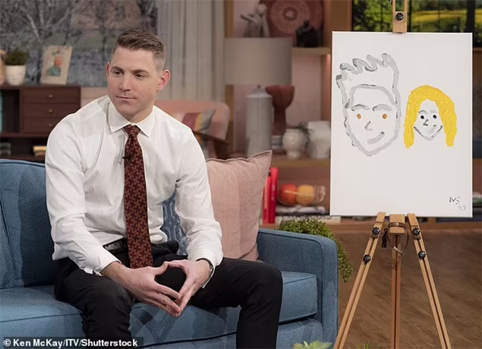 Người đàn ông vẽ tranh bằng chiếc lưỡi dài nhất thế giới - 2