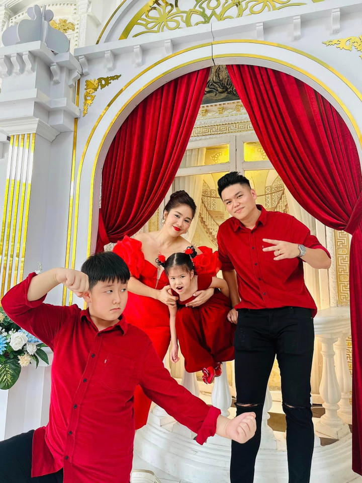 Sao Việt 23/2: Lý Hùng phong độ ở tuổi 54, Midu 'thả thính' - 4