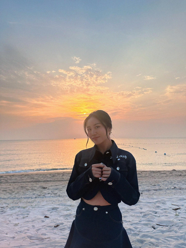 Sao Việt 23/2: Lý Hùng phong độ ở tuổi 54, Midu 'thả thính' - 5