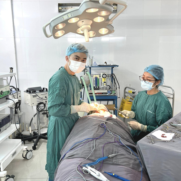 Bác sĩ Nguyễn Xuân Tuấn và những kỷ niệm vui buồn cùng với người bệnh - 2