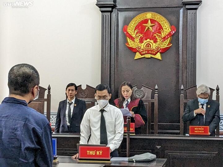Điều tra viên giả chữ ký lãnh đạo Cơ quan CSĐT Công an TP.HCM lãnh 12 tháng tù - 1