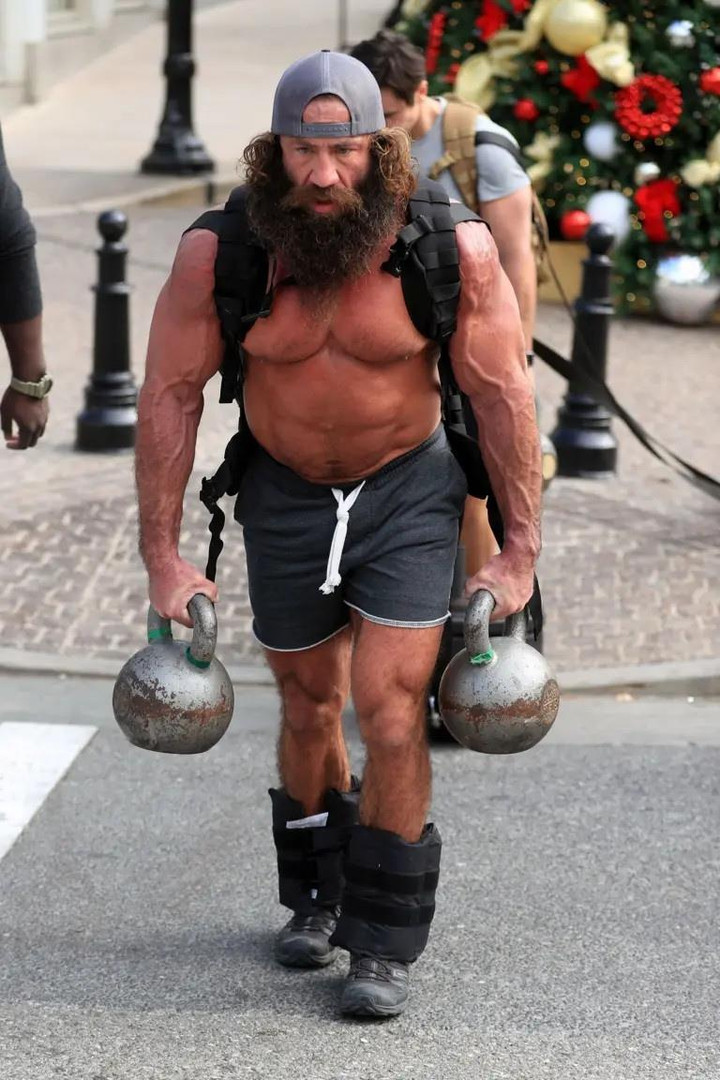 Sự thật bi hài về thân hình cuồn cuộn cơ bắp của các KOL thể hình - 4