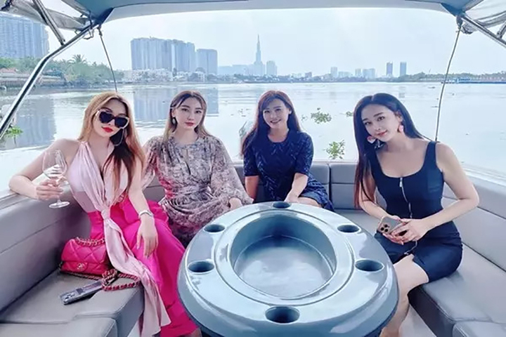 Cuộc đời đầy sóng gió và quyết định chọn Việt Nam làm nhà của Hoa hậu Hàn Quốc - 12
