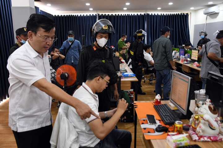 Ông trùm nhóm đòi nợ thuê cho nhiều ngân hàng là ai? - 2