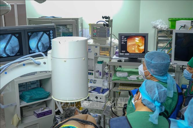 Chính phủ tháo gỡ nhiều nút thắt về trang thiết bị y tế - 1