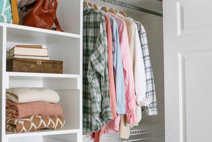5 lỗi hay gặp nhất khi sắp xếp tủ quần áo nhỏ - 5