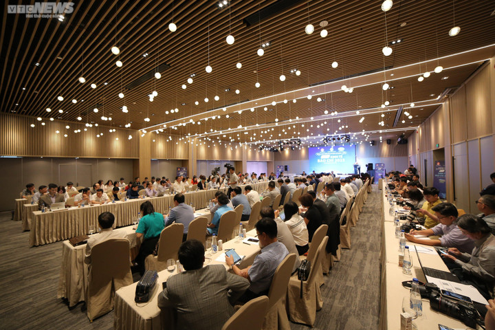 Thứ trưởng Bộ TT&TT: 'Kinh tế báo chí là mối lo hàng ngày' - 2