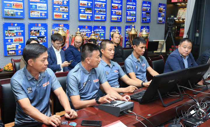 Tổng giám đốc VPF: VAR chỉ được áp dụng khi trọng tài đáp ứng yêu cầu từ FIFA - 1