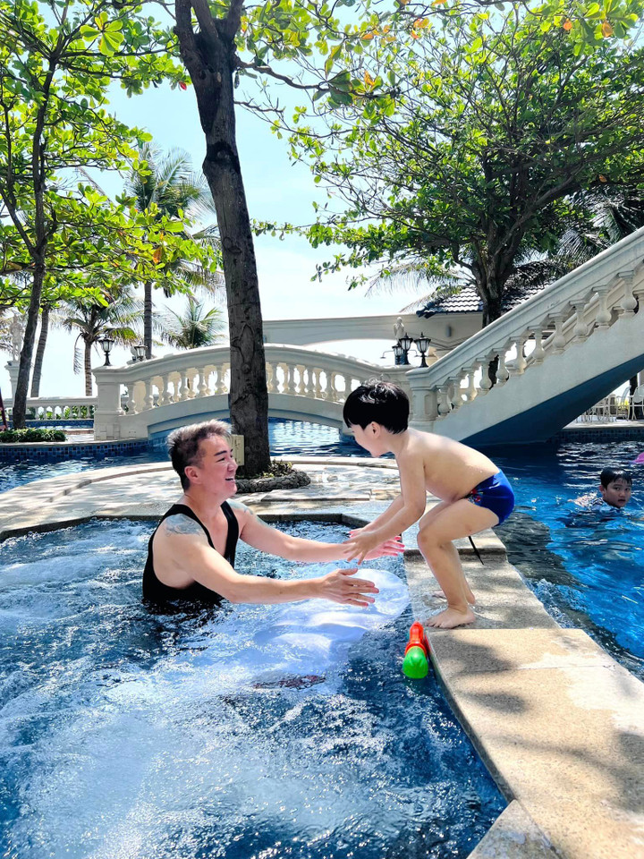 Sao Việt 26/2: Thương Tín lộ diện tươi tắn, Lâm Bảo Châu bế bổng Lệ Quyên - 7