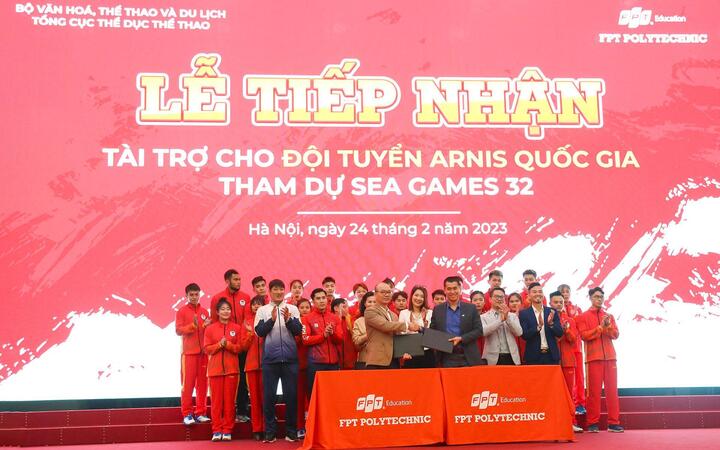 Đội tuyển võ gậy quốc gia tiếp nhận trang bị tài trợ từ FPT Polytechnic - 2
