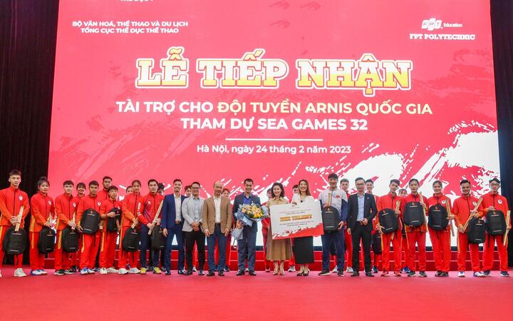 Đội tuyển võ gậy quốc gia tiếp nhận trang bị tài trợ từ FPT Polytechnic - 5