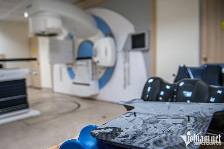 Cảnh tượng chưa từng thấy ở BV Chợ Rẫy: Còn 2 máy CT, bệnh nhân sang viện khác - 10